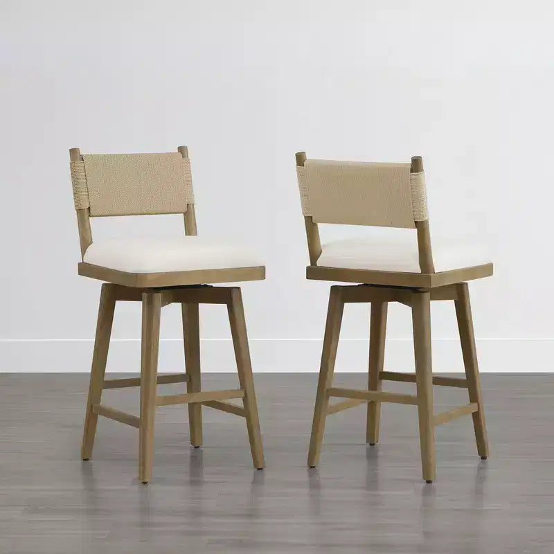 Tabouret de bar pivotant à hauteur de comptoir avec dossier tressé et structure en bois, naturel