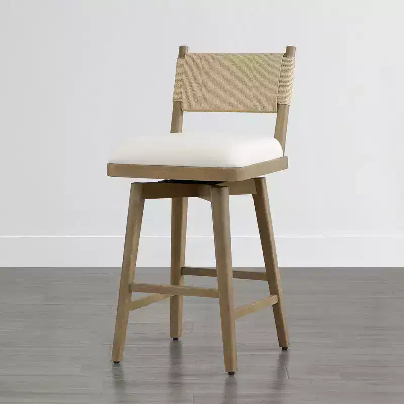 Tabouret de bar pivotant à hauteur de comptoir avec dossier tressé et structure en bois, naturel