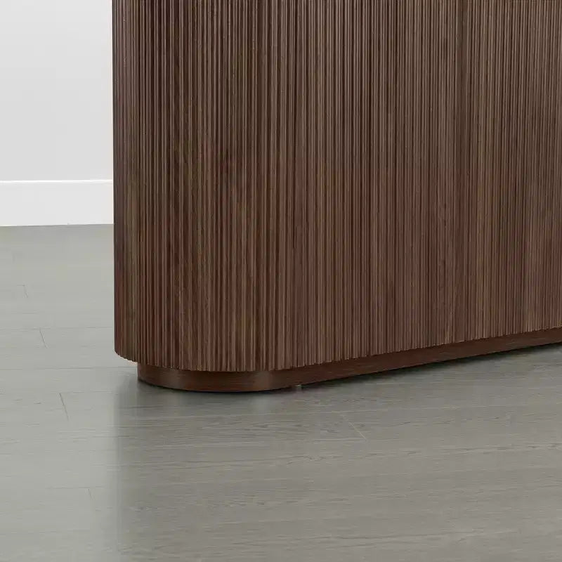 Buffet moderne de 70 pouces de large avec colonnes semi-cylindriques